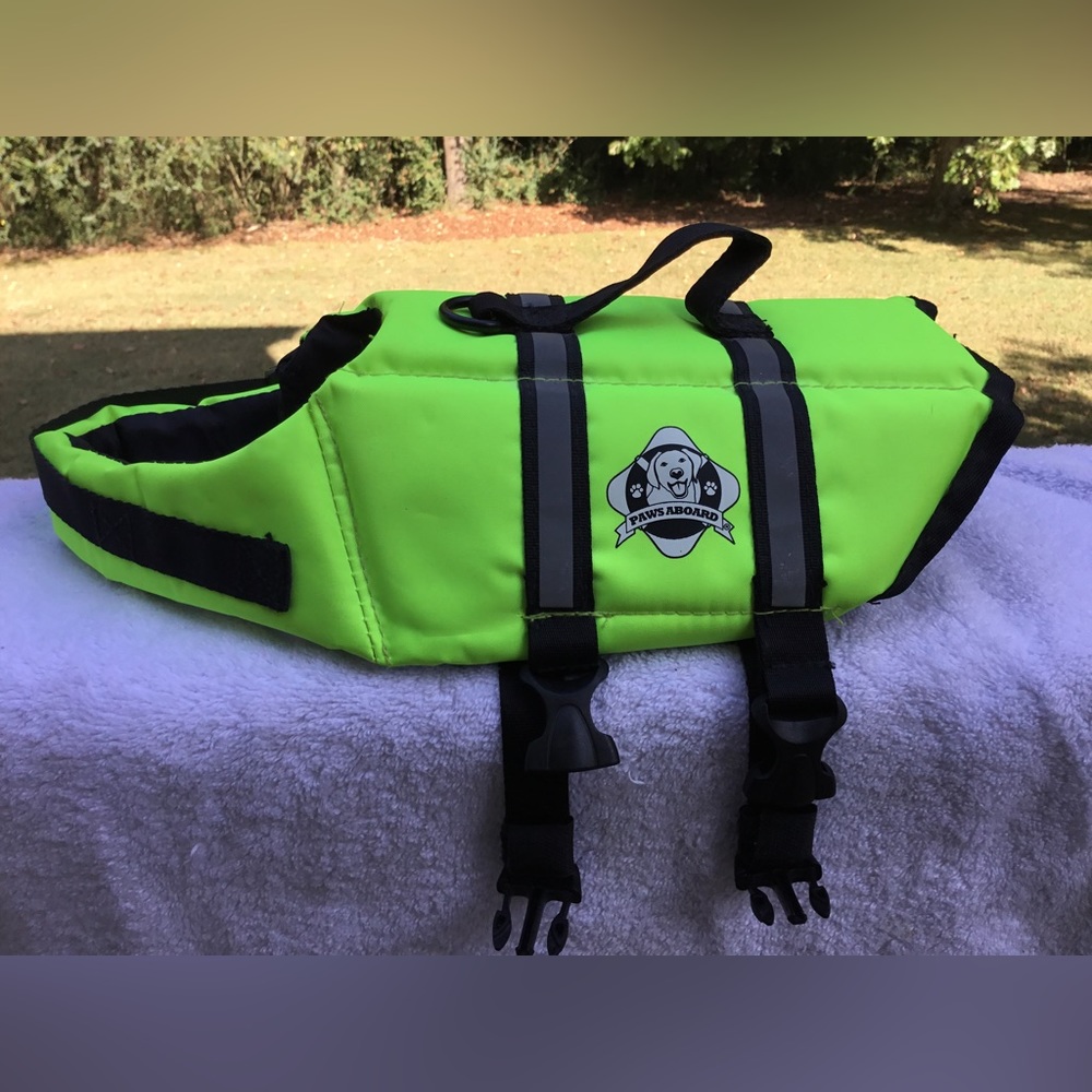 Dog life vest. Paws Board. Recommend for Dachshunds